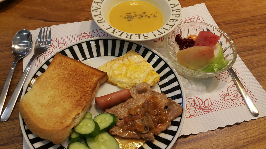 Food & Drinks, Riverbank Villa, Yilan