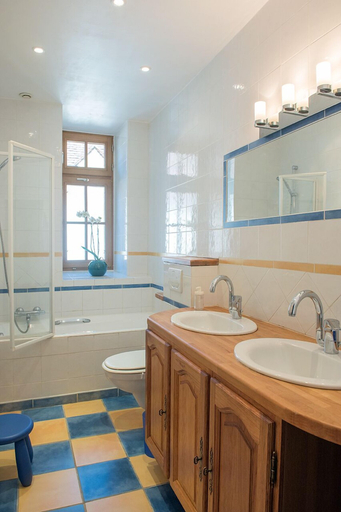 Bathroom 3, Domaine de Vielcastel, Lot
