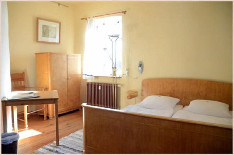 Bedroom 2, Schloss Herberge Hohenerxleben, Salzlandkreis