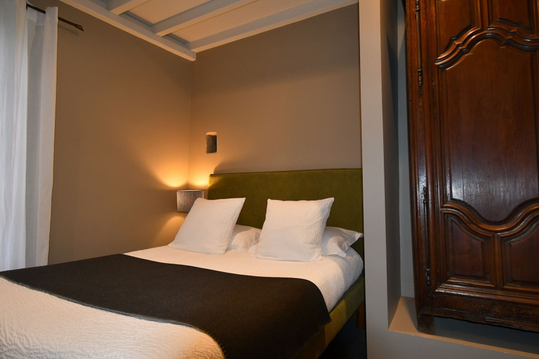 Bedroom 4, Montboulard, Charente