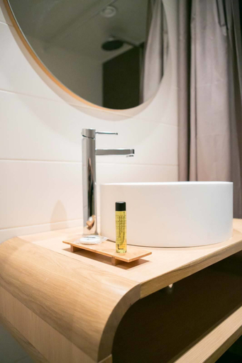 Bathroom 4, Utopia Hotel, Hainaut