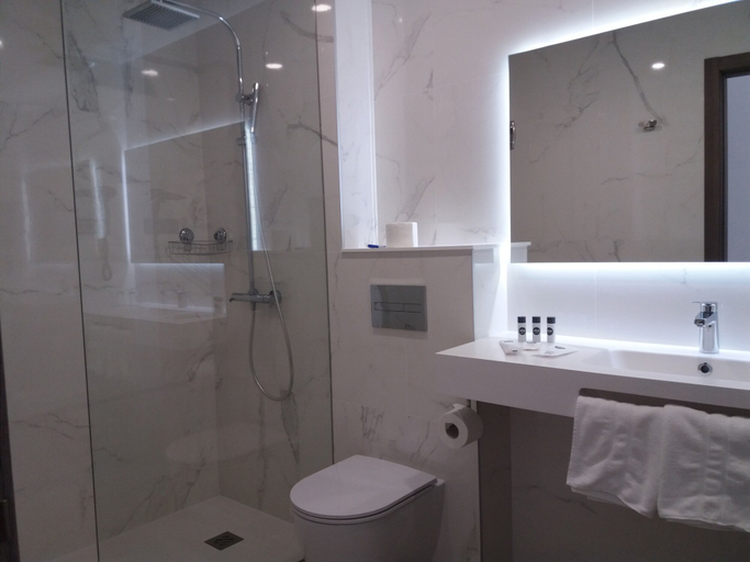 Bathroom 5, Playa de Foz Hotel & Spa by gaiarooms, Lugo
