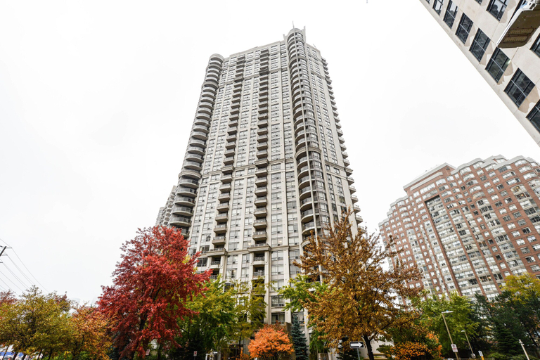 Exterior & Views 2, Sarkar Suites - 310 Burnhamthorpe Road, Peel