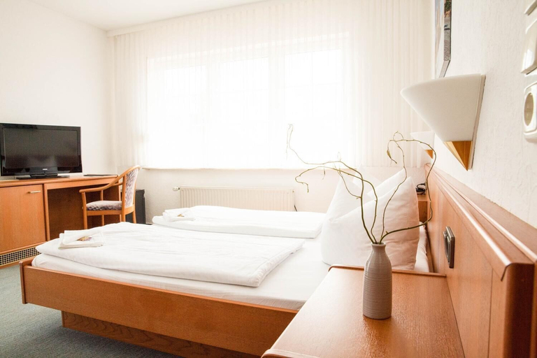 Bedroom 4, Hotel Am Meilenstein, Jerichower Land