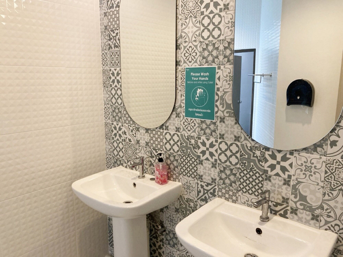 Bathroom 5, iRest Ao Nang Krabi - Hostel, Mueang Krabi
