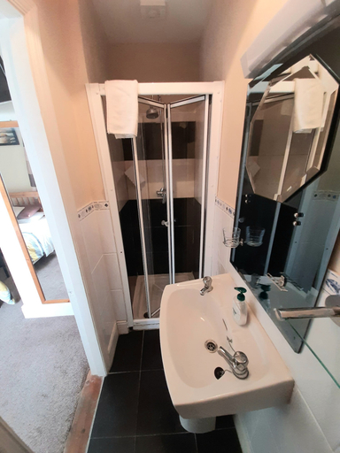 Bathroom 5, Rathmore House