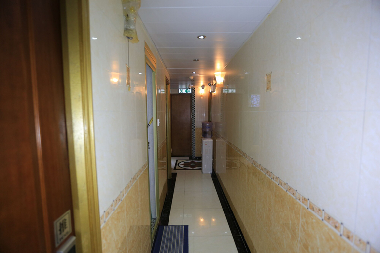 Others 5, Everest Hostel Block E, Kowloon