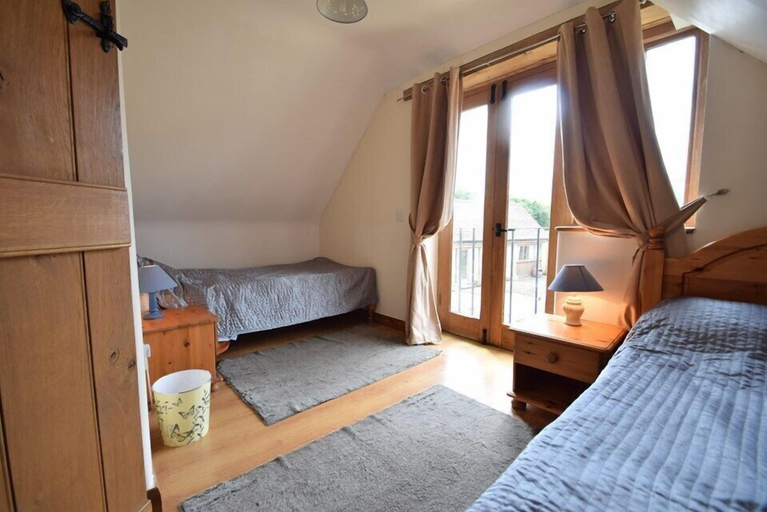 Bedroom 3, The Drey & The Fold, Gloucestershire