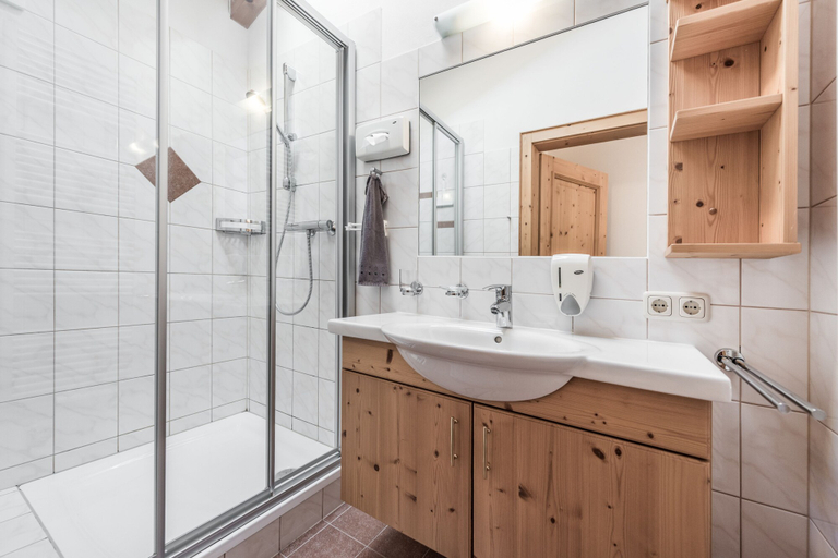 Bathroom 3, Ferienhof Oberreit, Zell am See