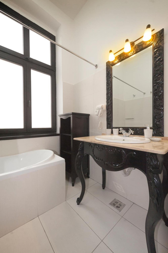 Bathroom 4, Hotel Central Park, Sighisoara