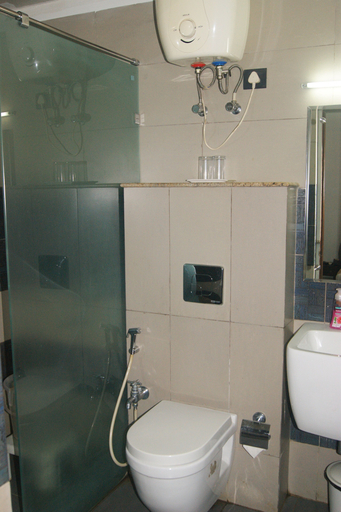 Bathroom 3, Hill View Serviced Apartments, Hyderabad