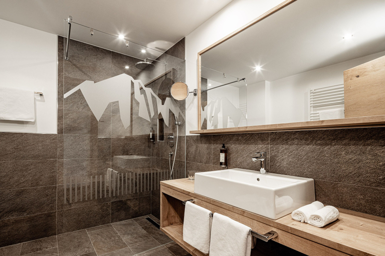 Bathroom 4, Panorama Hotel Huberhof, Bolzano