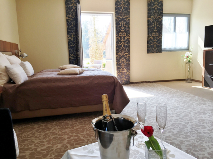 Bedroom 3, Hotel Glutschaufel, Neustadt an der Waldnaab