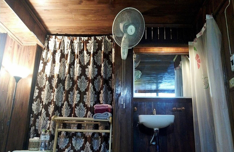 Bedroom 5, Pailin Guest House, Phra Nakhon