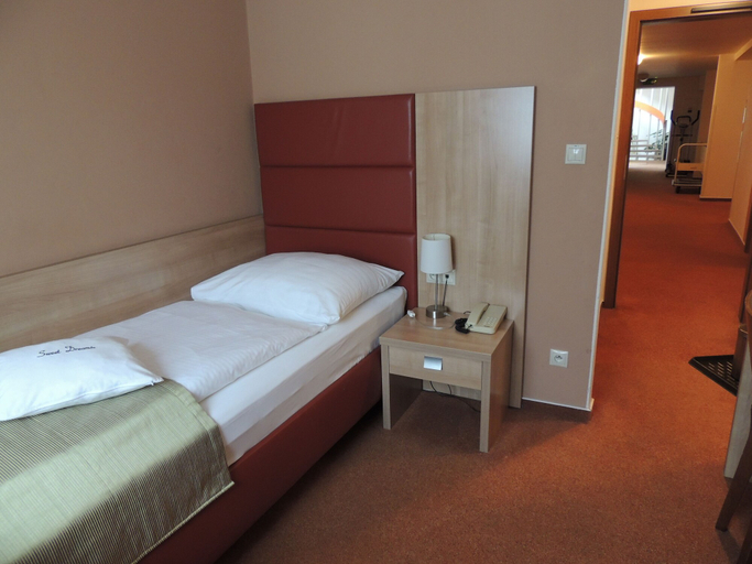 Bedroom 3, Hotel Club, Kežmarok