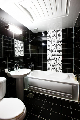 Bathroom 5, Q Hotel, Paju