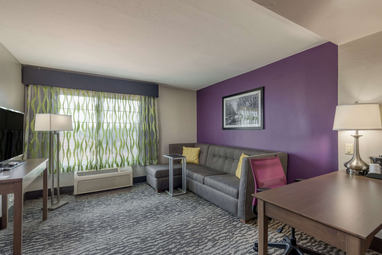 Bedroom 3, La Quinta Inn & Suites by Wyndham Visalia/Sequoia Gateway, Tulare