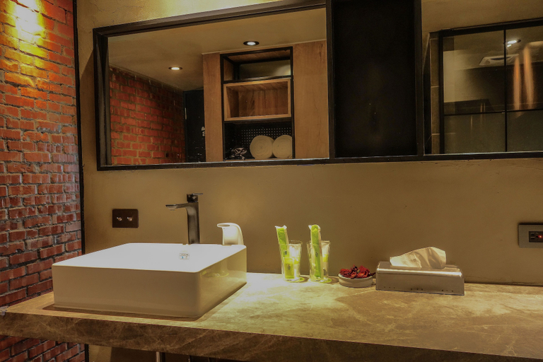Bathroom 3, PInHouse, Kaohsiung