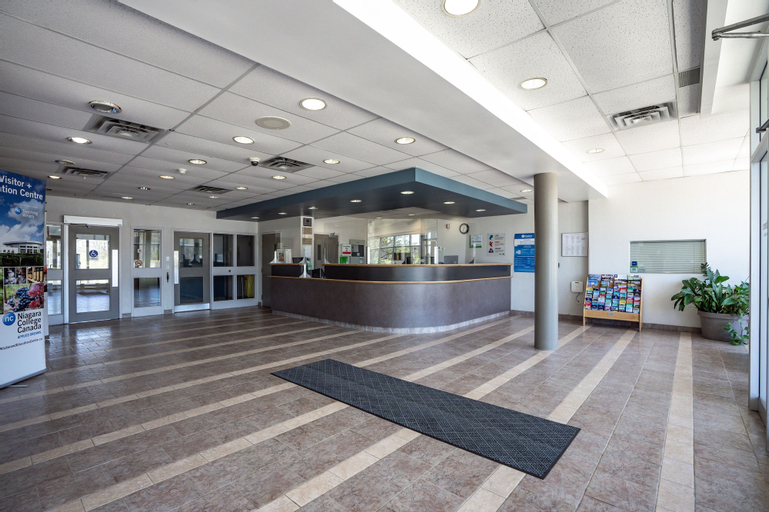 Public Area 2, Residence & Conference Centre - Niagara-on-the-Lake, Niagara