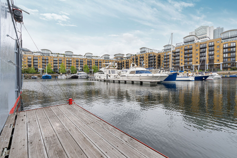 Exterior & Views 2, JOIVY Stunning 5-Bed Boathouse On The River Thames, London
