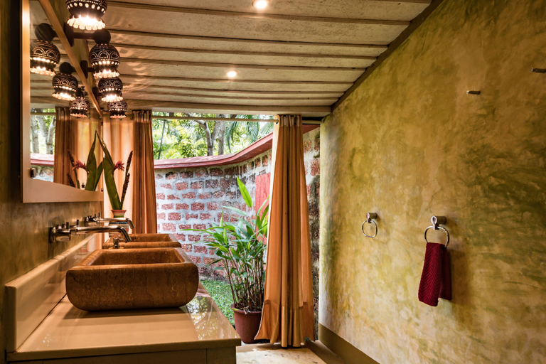 Bathroom 5, Amritara A Beach Symphony, Alappuzha