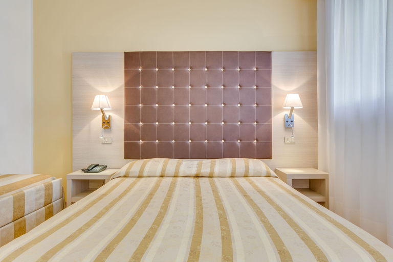 Bedroom 3, Hotel Ambassador, Venezia