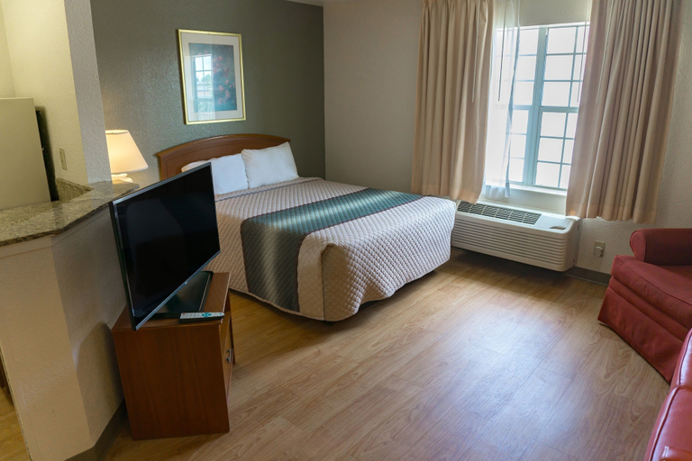 Bedroom 2, Siegel Select Montgomery, Montgomery
