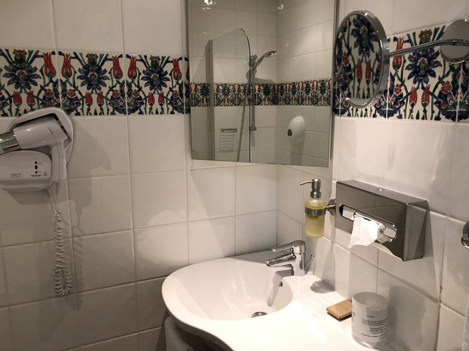 Bedroom 4, Hôtel de l'Abeille Orléans, Loiret