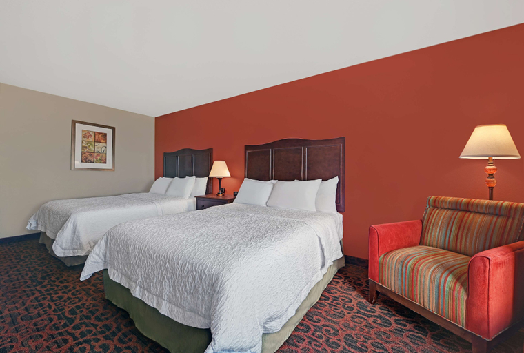 Bedroom 2, Hampton Inn Deming, Luna