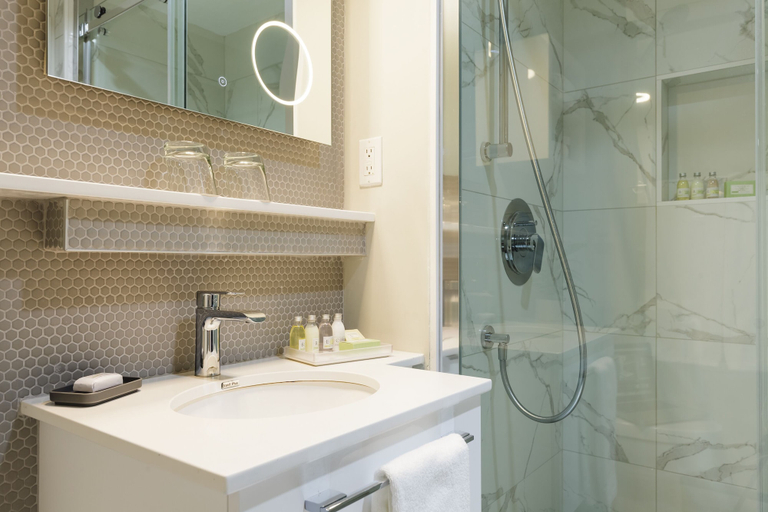 Bathroom 5, Hôtel des Coutellier, Communauté-Urbaine-de-Québec