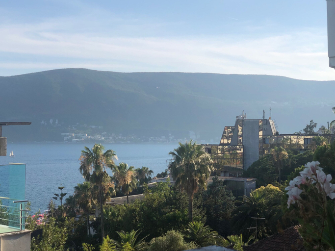 Others 5, House in Herceg Novi