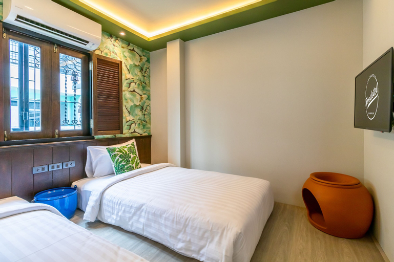 Bedroom 5, Foodotel, Khlong San