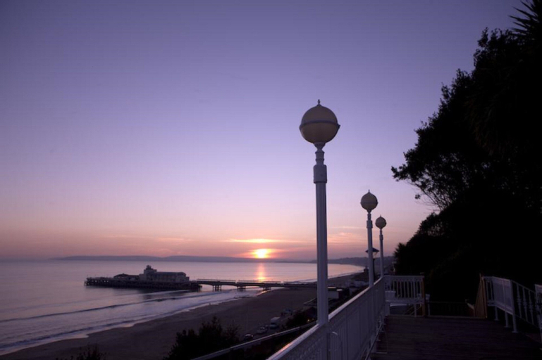 Exterior & Views 12