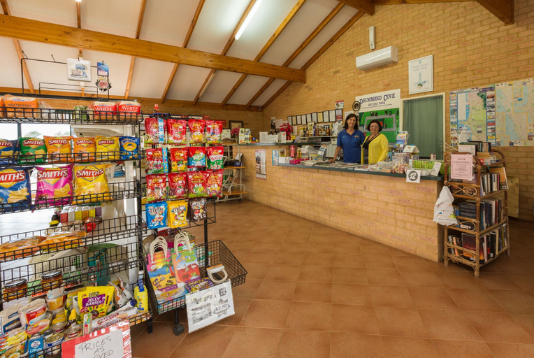 Food & Drinks 5, Drummond Cove Holiday Park Home, Chapman Valley