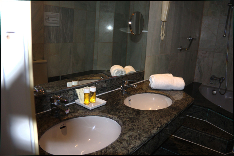 Bathroom 5, Chic & Basic Velvet, Barcelona