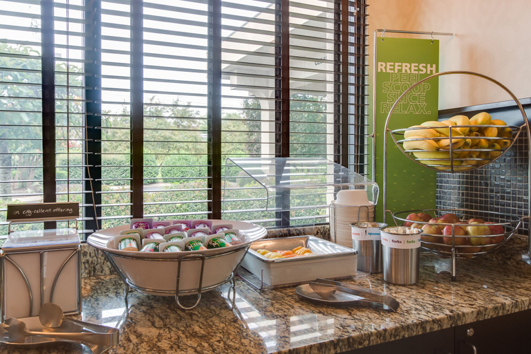 Food & Drinks 4, Hampton Inn Dickson, Dickson