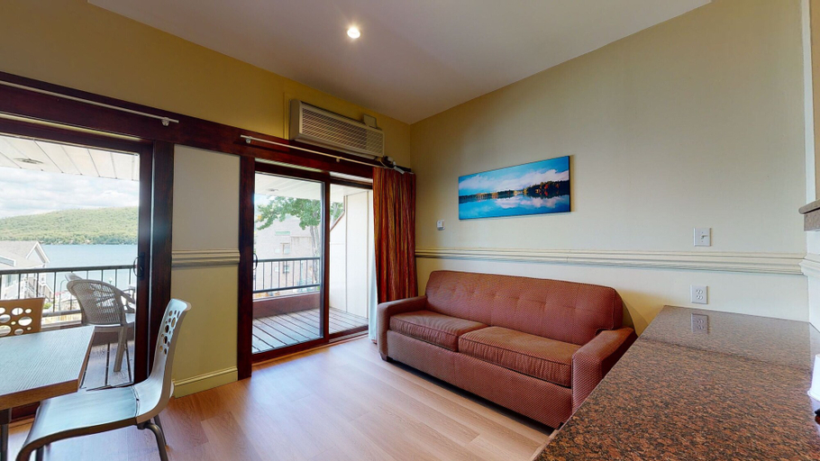Others 5, Surfside On The Lake, Warren
