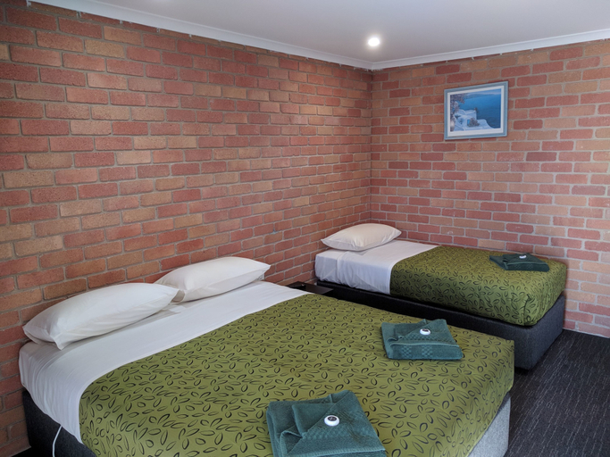 Bedroom 4, Travellers Inn Kaniva, West Wimmera