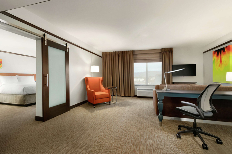 Bedroom 3, Hilton Garden Inn Medford, OR , Jackson