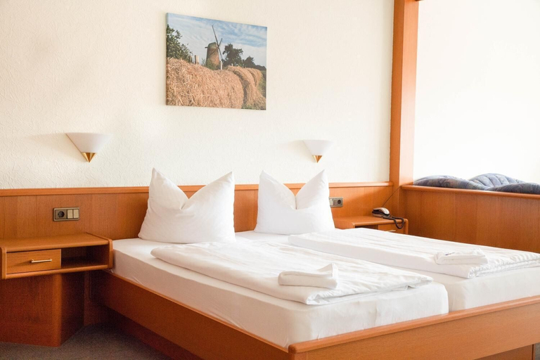 Bedroom 2, Hotel Am Meilenstein, Jerichower Land