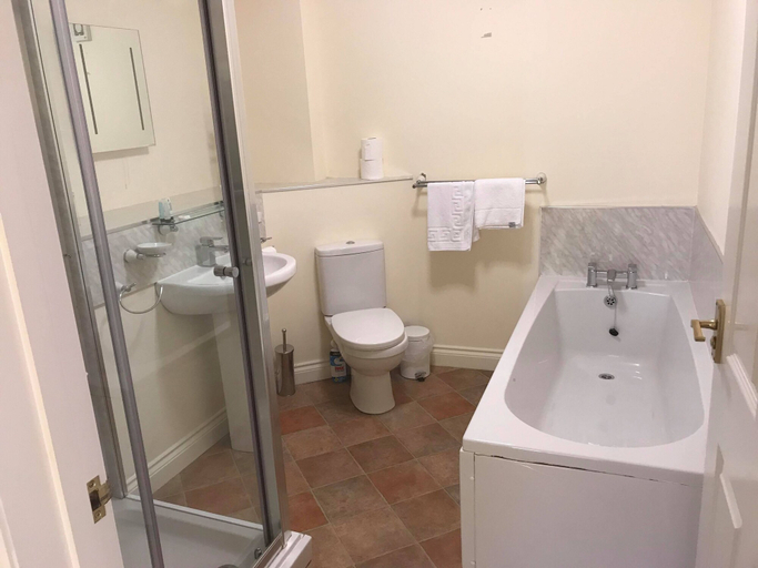Bathroom 3, The Poltimore Inn, Devon