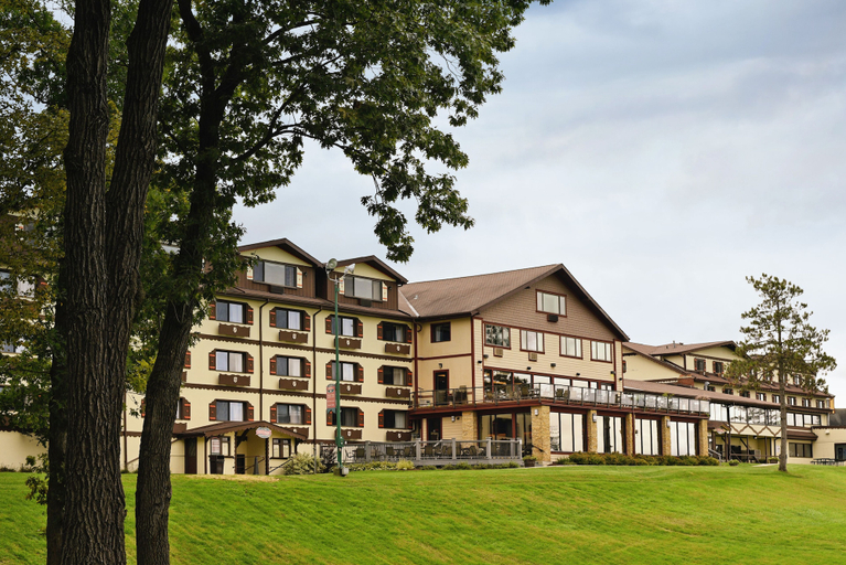 Exterior & Views
