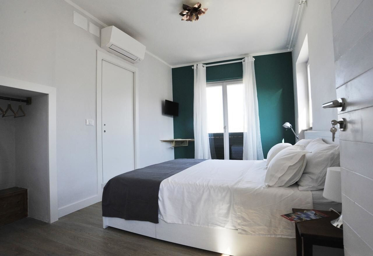 Bedroom 3, Aquarium Rooms, Genova