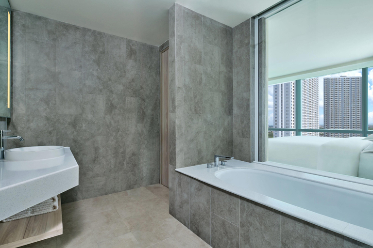 Bathroom 5, Four Points by Sheraton Surabaya, Pakuwon Indah, Surabaya
