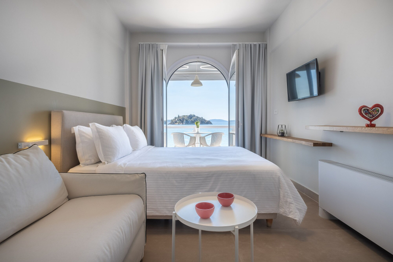 Bedroom 4, Nelly's Apartments, Peloponnese