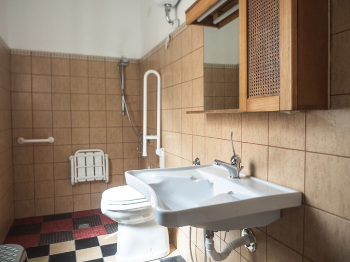 Bathroom 5, Domo Sa Barra, Carbonia-Iglesias