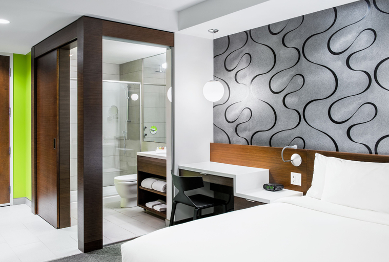 Bathroom 4, Mere Hotel, Division No. 11