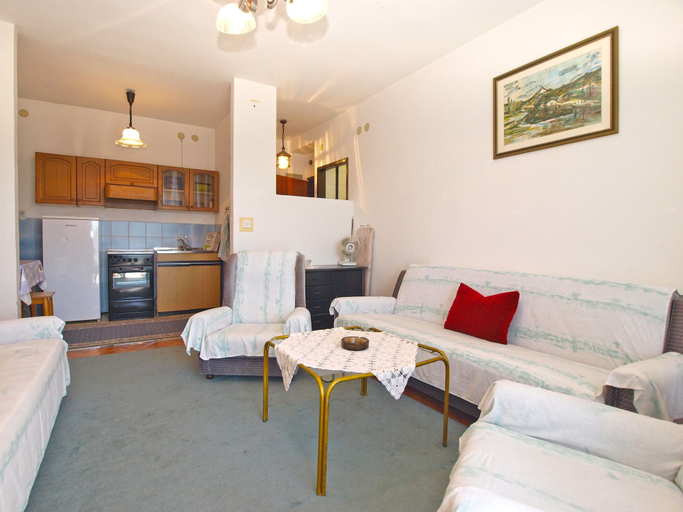 Others 5, Apartment 1586, Pula