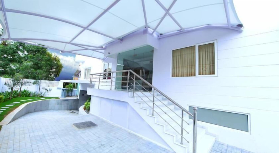Exterior & Views 2, Hotel Millennium Continental, Ernakulam