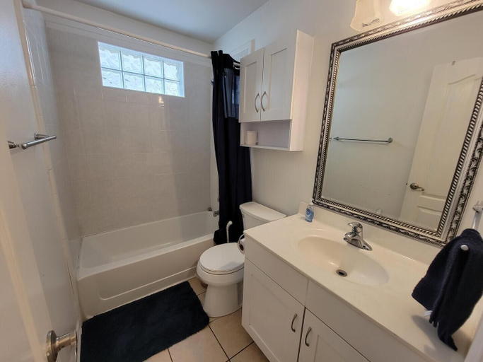 Bathroom 3, Los Cabos IV #6, Cameron